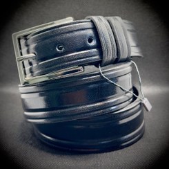 تصویر یک جین کمربند زبانه دار 