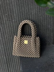 تصویر کیف مرواریدی پاییزی مینیمال 