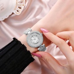 تصویر ساعت مچی زنونه سواروسکی دستبندی صفه نمایش گرد نقره ایی کد1840 