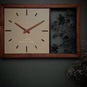 تصویر ساعت دیواری چوب و فلز افقی کرم 