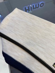 تصویر بافت کرم - کرم حاشیه قهوه‌ای 