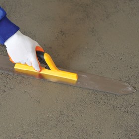 تصویر ماله سر مثلثی برند دکور کد 075 – Dekor Floor Finishing Trowel code 075 