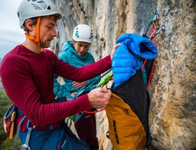 تصویر کوله پشتی صخره نوردی سیموند 20 لیتری (پیش خرید) Simond Climbing Backpack - 20 Liter - Tan - Rock 