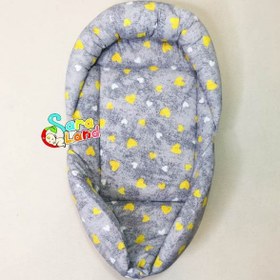 تصویر آغوشگیر نوزاد طرح قلب 