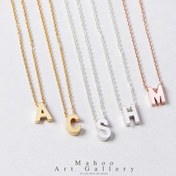 تصویر گردنبند نقره مینیمال حروف بزرگ 