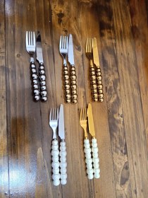 تصویر کارد و چنگال میوه خوری دسته مرواریدی سرامیکی 