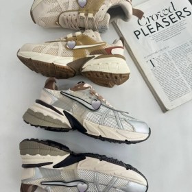 تصویر کتانی نایکی مدل V2K Run سایز ۴۳ چرم 