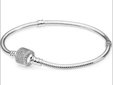 تصویر دستبند مفتولی توپر پاندورا با قفل تمام نگین Pandora