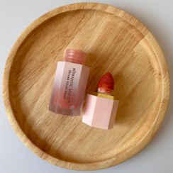 تصویر رژگونه مایع پد دار 