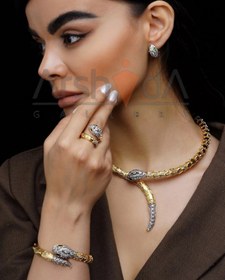 تصویر ست زنانه مار بولگاری تک دور طرح طلا نانو رنگ ثابت - دستبند و انگشتر 9 Women's bracelet and ring set with one layer of Bvlgari snake gold design, fixed nano color