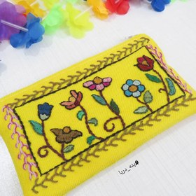 تصویر کیف پته دوزی زرد جامدادی پته