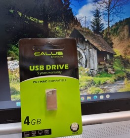 تصویر فلش مموری ۴ گیگابایت CALUS USB 3.0 سازگار با PC و Mac 