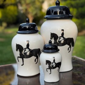 تصویر جینجر جار سرامیکی سفید و مشکی طرح هرمس 