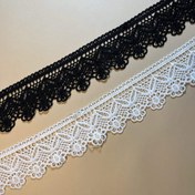 تصویر گیپور طرح گل و برگ - سفید/مشکی - یکطرفه 6 سانتی 