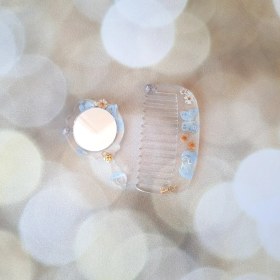 تصویر شانه و آینه جیبی 