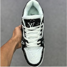 تصویر کتونی لویی ویتون سفید مشکی Louis Vuitton LV Trainer 