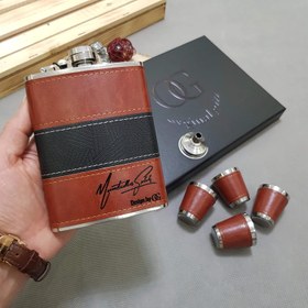 تصویر بطری جیبی چرم Leather pocket bottle