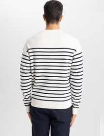 تصویر سویشرت راه‌راه با یقه گرد و فیت راحت برند Defacto Relax Fit Striped Crew Neck Sweater