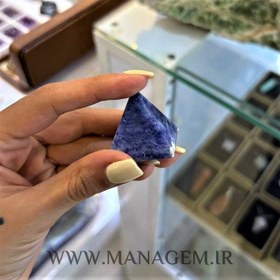 تصویر هرم سنگ سودالیت 