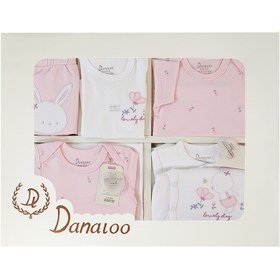 تصویر ست لباس نوزده تکه بیمارستانی نوزاد دخترانه طرح خرگوش و گل دانالو Danaloo Danaloo Rabbit & Flower 19-Piece Baby Girl Hospital Clothing Set