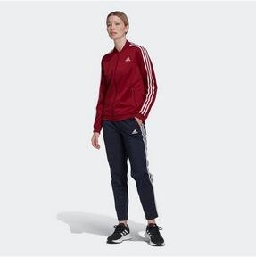 Essentials adidas store