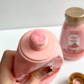 تصویر نمک بدن کیک توت فرنگی 