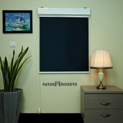 تصویر پرده شید مشکی بلک اوت 