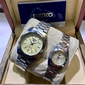 تصویر ساعت طرح سیکو ۵ فلزی ست مردانه و زنانه ۱۳۷۹-R - نقره ای صفحه مشکی / مردانه Seiko design watch 5 sets for women and men 1379-R