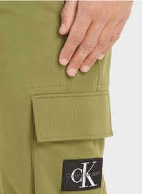 تصویر شلوار کارگو با نشان لوگو برند calvin klein jeans Logo Badge Cargo Pants