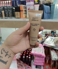 تصویر کرمپودر تیوبی دو سه spf40 Cream