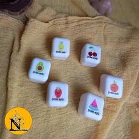 تصویر بالم لب میوه ای 