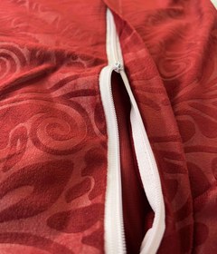 تصویر روبالشی مخمل رنگ قرمز 