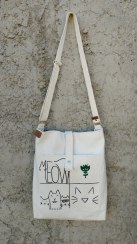 تصویر کیف دانشجویی طرح گربه 