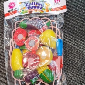 تصویر میوه برشی،همراه با کارد و تخته برش،سبد برای نگهداری میوه 