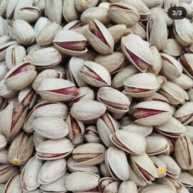 تصویر پسته احمد آقایی 