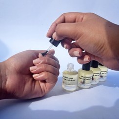 تصویر روغن تقویت ناخن 