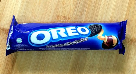 تصویر بیسکویت کرم دار برند اورئو اصل طعم توت فرنگی ۱۱۹/۶ گرمی اندونزیایی Oreo - اورجینال OREO