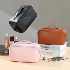 تصویر کیف لوازم آرایشی جادار Spacious cosmetic bag