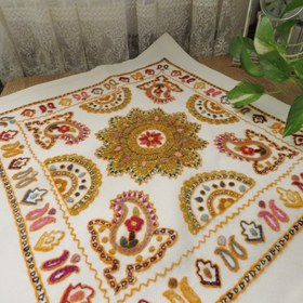 تصویر رومیزی پته دوزی گندمی طلایی پته دوزی صنایع دستی