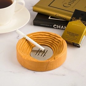 تصویر زیر سیگاری گرد پلکاتی - چوب Ashtray