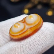 تصویر نگین سنگ عقیق سه پوست باباقوری معدنی تراش کهنه دو کوهانه کد 37255 