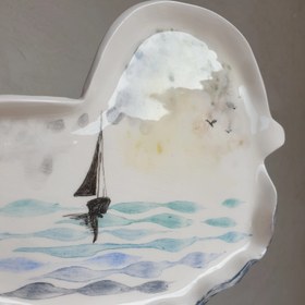 تصویر بشقاب سرامیکی دستساز طرح دریا Handmade ceramic plate sea design