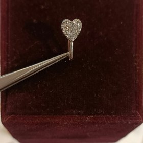 تصویر پیریسینگ بینی 