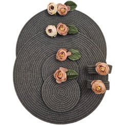 تصویر زیربشقابی مدل گل به همراه زیرلیوانی و حلقه دستمال مجموعه ۶ عددی 