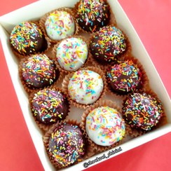 تصویر توپک شکلاتی/پاپس کیک شیراز/مناسب جشن تولد و مهمانی/حداقل سفارش ۱۵عدد 