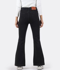 تصویر شلوار جین زنانه بوت کات رنگ ذغالی 