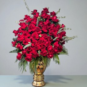 تصویر جام بزرگ رز قرمز 