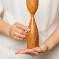 تصویر جا شمعی چوبی ایستاده 