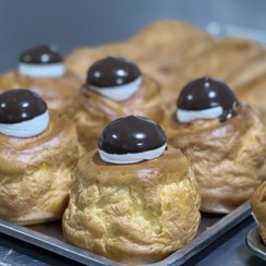 تصویر شیرینی خامه ای - نان خامه ای شکلاتی (نیم کیلو) 