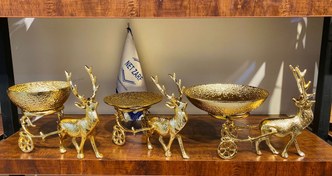 تصویر سرویس پذیرایی ۳ پارچه گوزن کالسکه طلایی 